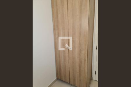 Casa à venda com 200m², 4 quartos e 3 vagas Casa à venda com 200m², 4 quartos e 3 vagasLavabo