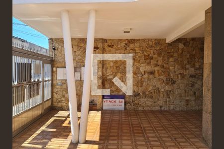 Casa à venda com 200m², 4 quartos e 3 vagas Casa à venda com 200m², 4 quartos e 3 vagasGaragem