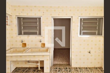 Casa à venda com 200m², 4 quartos e 3 vagas Casa à venda com 200m², 4 quartos e 3 vagasArea de Serviço