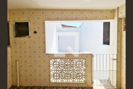 Casa à venda com 200m², 4 quartos e 3 vagas Casa à venda com 200m², 4 quartos e 3 vagasArea de Serviço Portão acesso ao Quintal