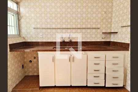 Casa à venda com 200m², 4 quartos e 3 vagas Casa à venda com 200m², 4 quartos e 3 vagasCozinha