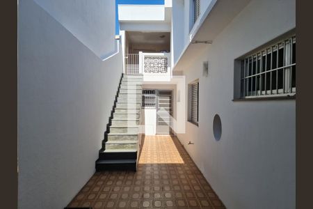 Casa à venda com 200m², 4 quartos e 3 vagas Casa à venda com 200m², 4 quartos e 3 vagasQuintal