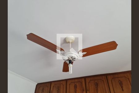 Casa à venda com 200m², 4 quartos e 3 vagas Casa à venda com 200m², 4 quartos e 3 vagasQuarto 4