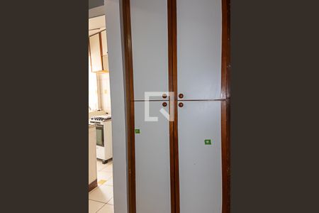 Armário - Corredor de apartamento à venda com 2 quartos, 55m² em Lins de Vasconcelos, Rio de Janeiro