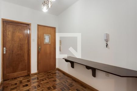 Hall de Entrada de apartamento à venda com 2 quartos, 75m² em Rio Branco, Porto Alegre