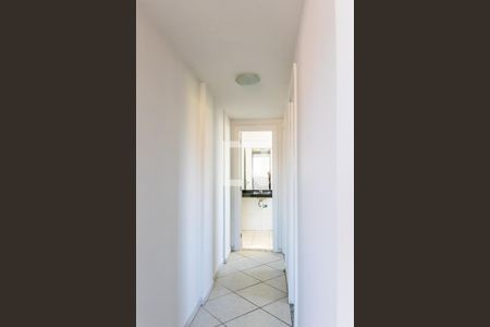 Corredor de apartamento para alugar com 2 quartos, 56m² em Glória, Belo Horizonte