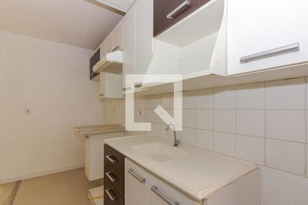 Cozinha de apartamento à venda com 2 quartos, 40m² em Rubem Berta, Porto Alegre