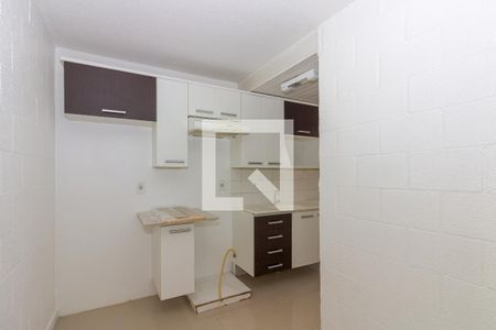 Cozinha de apartamento à venda com 2 quartos, 40m² em Rubem Berta, Porto Alegre