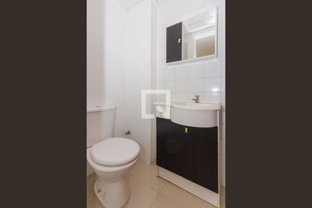 Banheiro de apartamento à venda com 2 quartos, 40m² em Rubem Berta, Porto Alegre