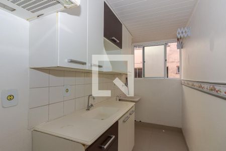 Cozinha de apartamento à venda com 2 quartos, 40m² em Rubem Berta, Porto Alegre