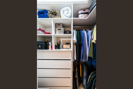 Closet da suíte de apartamento à venda com 2 quartos, 69m² em Vila Humaitá, Santo André