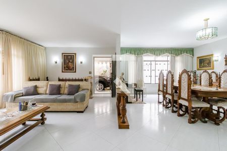 Sala de casa à venda com 4 quartos, 209m² em Vila Moinho Velho, São Paulo
