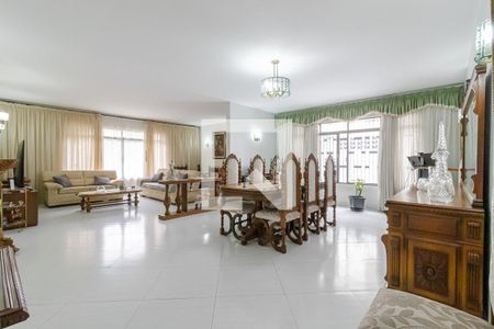 Sala de casa à venda com 4 quartos, 209m² em Vila Moinho Velho, São Paulo