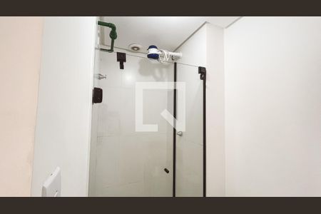 Banheiro de kitnet/studio para alugar com 1 quarto, 25m² em Santana, São Paulo