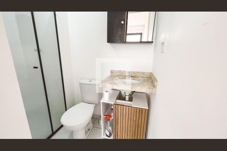 Banheiro de kitnet/studio para alugar com 1 quarto, 25m² em Santana, São Paulo