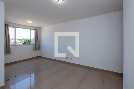 Sala de apartamento para alugar com 3 quartos, 75m² em Planalto, Belo Horizonte