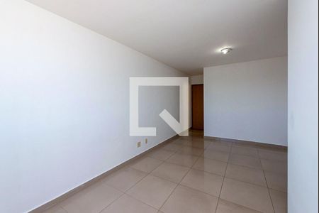 Sala de apartamento para alugar com 3 quartos, 75m² em Planalto, Belo Horizonte