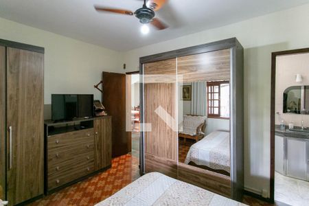 Quarto Suite de casa à venda com 3 quartos, 360m² em Santa Terezinha, Belo Horizonte