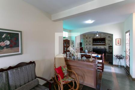 Sala de casa à venda com 3 quartos, 360m² em Santa Terezinha, Belo Horizonte