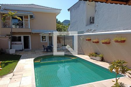 Piscina de casa de condomínio à venda com 4 quartos, 320m² em Jacarepaguá, Rio de Janeiro