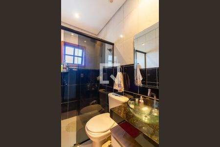 Banheiro de casa à venda com 4 quartos, 216m² em Cipava, Osasco