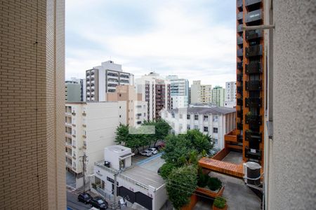 Vista da sala de apartamento para alugar com 2 quartos, 67m² em Centro, Florianópolis