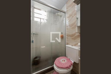 Banheiro de apartamento à venda com 2 quartos, 48m² em Rubem Berta, Porto Alegre