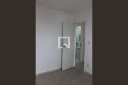 Quarto 2 de apartamento para alugar com 2 quartos, 45m² em Vila Carmosina, São Paulo