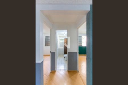 Corredor Quartos e Banheiro de apartamento para alugar com 2 quartos, 53m² em Caiapia, Cotia