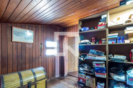 Casa à venda com 385m², 5 quartos e 2 vagas Casa à venda com 385m², 5 quartos e 2 vagasSótão