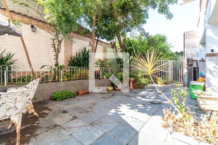 Casa à venda com 385m², 5 quartos e 2 vagas Casa à venda com 385m², 5 quartos e 2 vagasQuintal