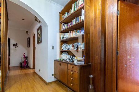 Casa à venda com 385m², 5 quartos e 2 vagas Casa à venda com 385m², 5 quartos e 2 vagasHall Superior