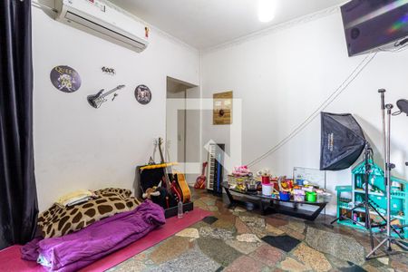 Casa à venda com 385m², 5 quartos e 2 vagas Casa à venda com 385m², 5 quartos e 2 vagasCasa Secundária