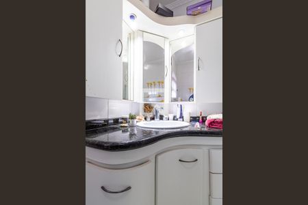 Casa à venda com 385m², 5 quartos e 2 vagas Casa à venda com 385m², 5 quartos e 2 vagasBanheiro da Suíte 2