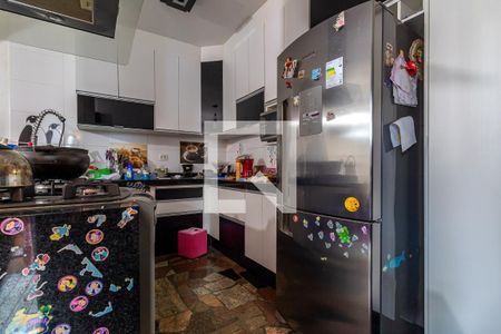 Casa à venda com 385m², 5 quartos e 2 vagas Casa à venda com 385m², 5 quartos e 2 vagasCasa Secundária