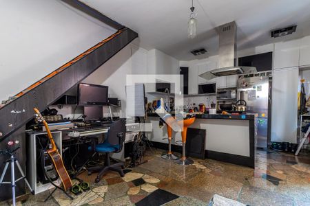 Casa à venda com 385m², 5 quartos e 2 vagas Casa à venda com 385m², 5 quartos e 2 vagasCasa Secundária