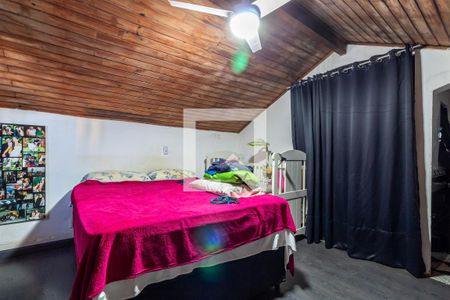 Casa à venda com 385m², 5 quartos e 2 vagas Casa à venda com 385m², 5 quartos e 2 vagasQuarto da Casa Secundária