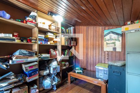 Casa à venda com 385m², 5 quartos e 2 vagas Casa à venda com 385m², 5 quartos e 2 vagasSótão