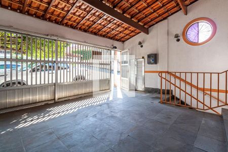 Casa à venda com 385m², 5 quartos e 2 vagas Casa à venda com 385m², 5 quartos e 2 vagasGaragem