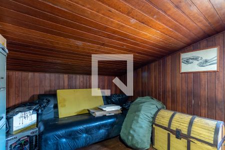 Casa à venda com 385m², 5 quartos e 2 vagas Casa à venda com 385m², 5 quartos e 2 vagasSótão