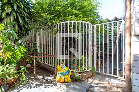 Casa à venda com 385m², 5 quartos e 2 vagas Casa à venda com 385m², 5 quartos e 2 vagasQuintal