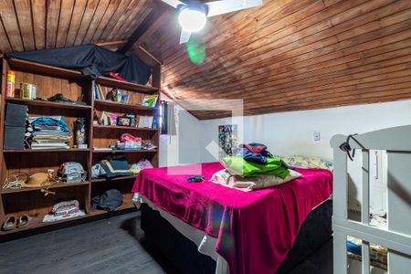 Casa à venda com 385m², 5 quartos e 2 vagas Casa à venda com 385m², 5 quartos e 2 vagasQuarto da Casa Secundária