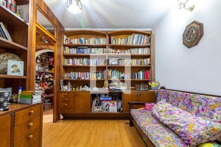 Casa à venda com 385m², 5 quartos e 2 vagas Casa à venda com 385m², 5 quartos e 2 vagasHall Superior