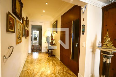 Hall de Entrada de apartamento para alugar com 3 quartos, 424m² em Real Parque, São Paulo