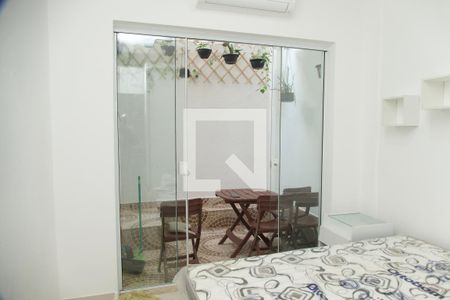 Quarto 1 de apartamento à venda com 2 quartos, 55m² em Ipanema, Rio de Janeiro