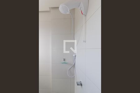 Banheiro da suite de apartamento para alugar com 2 quartos, 65m² em São João, Porto Alegre