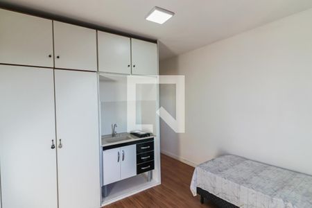 Quarto / Cozinha de kitnet/studio para alugar com 1 quarto, 15m² em Jardim Bonfiglioli, São Paulo