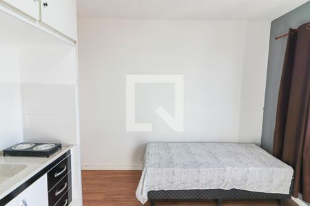 Quarto / Cozinha de kitnet/studio para alugar com 1 quarto, 15m² em Jardim Bonfiglioli, São Paulo