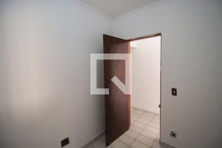 Quarto 1 de casa para alugar com 2 quartos, 74m² em Vila Campanela, São Paulo