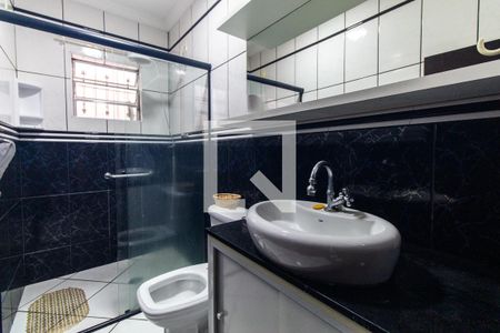 Banheiro de casa para alugar com 2 quartos, 125m² em Jardim Santa Teresinha, São Paulo